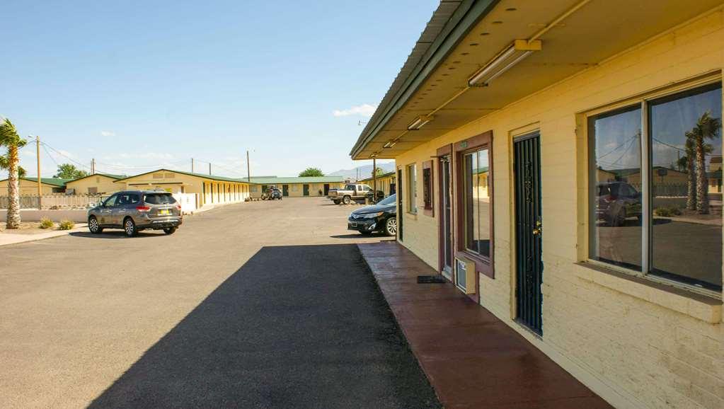 Hwy Express Inn And Suites Thatcher Exterior foto